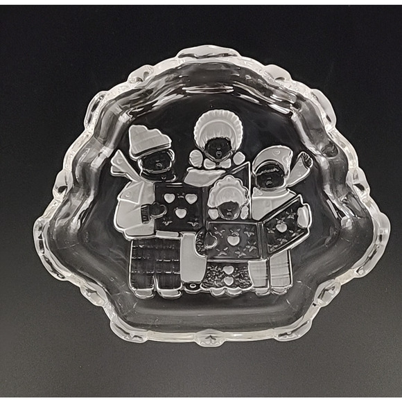 MIKASA Christmas Carolers Glass Dish 8.25" Candy Relish Tray Holiday Winter - Picture 1 of 7